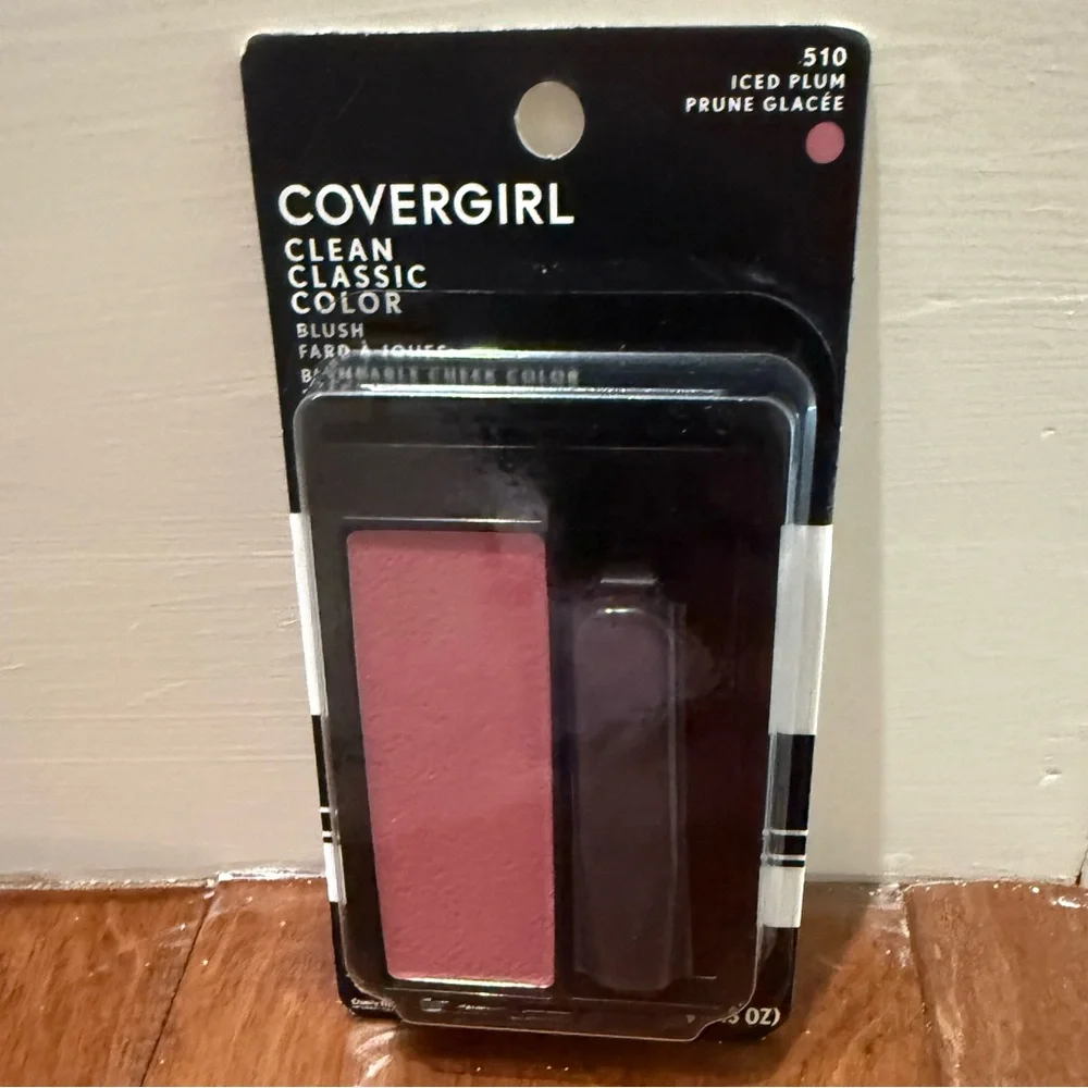 NWT COVERGIRL Clean Classic Blush - Iced Plum